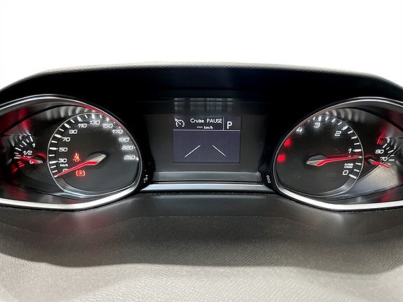 Peugeot 308 SW 8 of 15