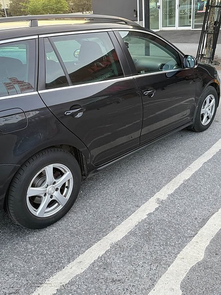 Volkswagen Golf VI 4 of 5