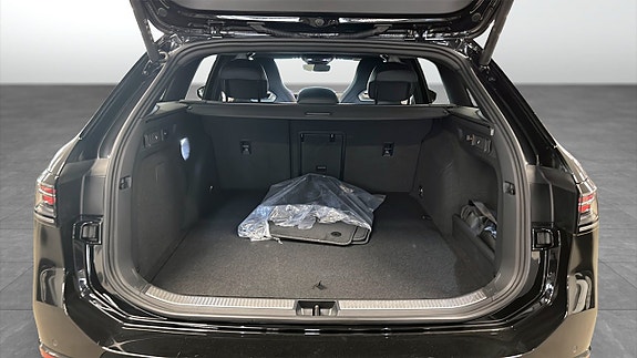 Volkswagen Passat 13 of 14