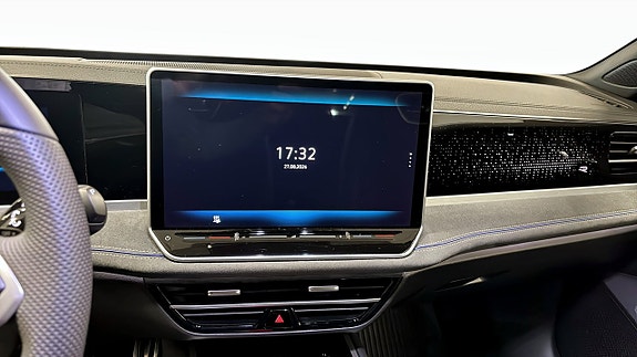 Volkswagen Passat 10 of 14