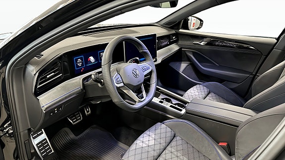 Volkswagen Passat 8 of 14