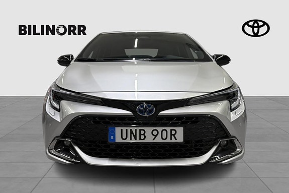 Toyota Corolla 6 of 12