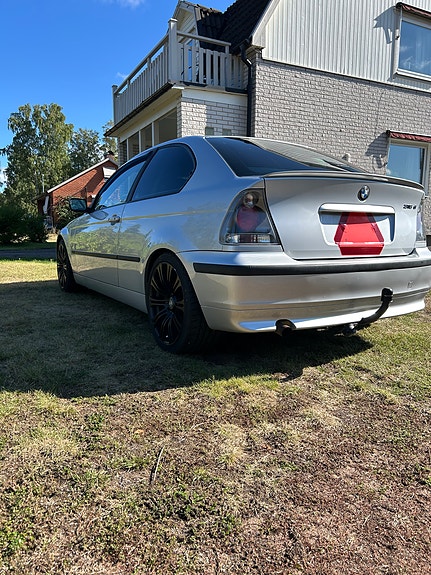BMW 316Ti 3 of 5