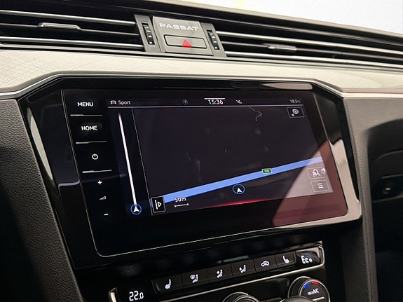 Volkswagen Passat 18 of 29