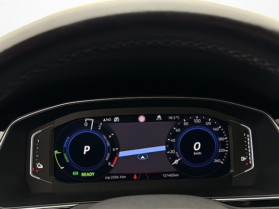 Volkswagen Passat 14 of 29