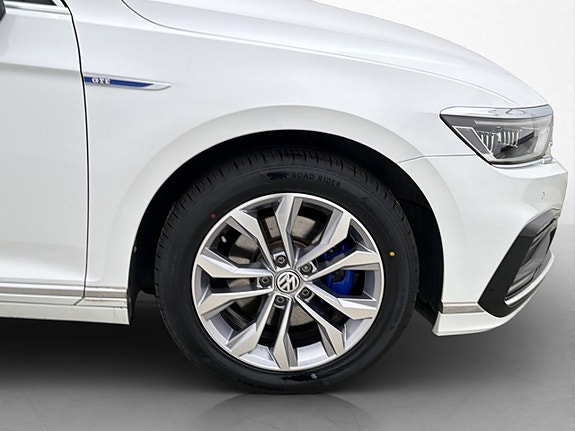 Volkswagen Passat 29 of 29