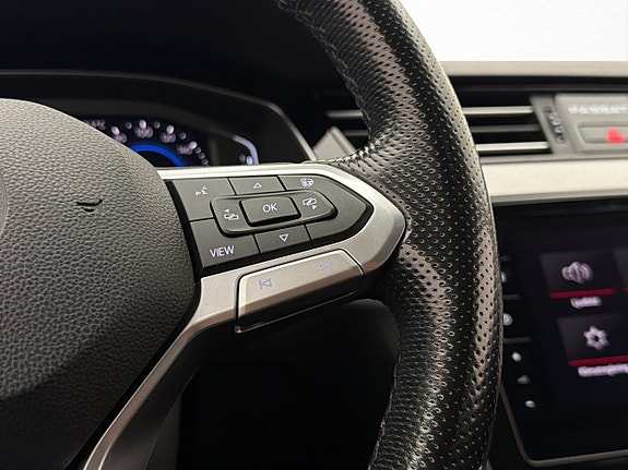 Volkswagen Passat 15 of 29