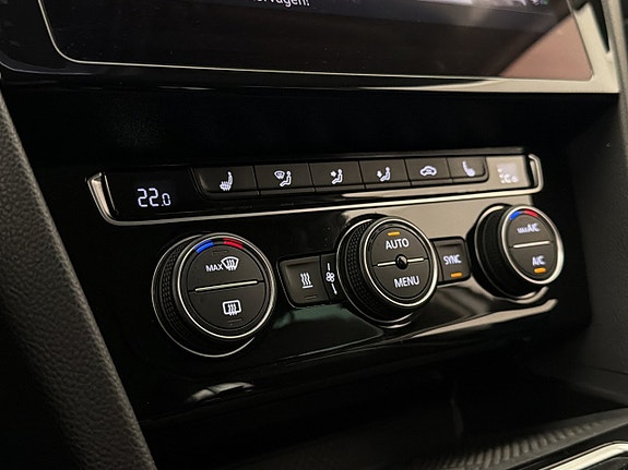Volkswagen Passat 21 of 29