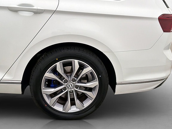 Volkswagen Passat 27 of 29