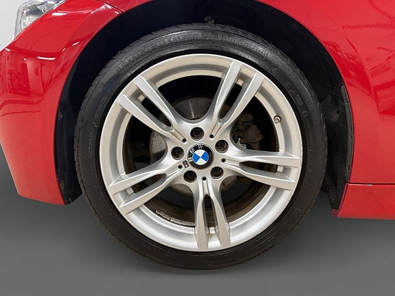 BMW 318d 14 of 15