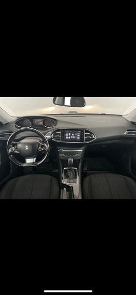 Peugeot 308 3 of 3