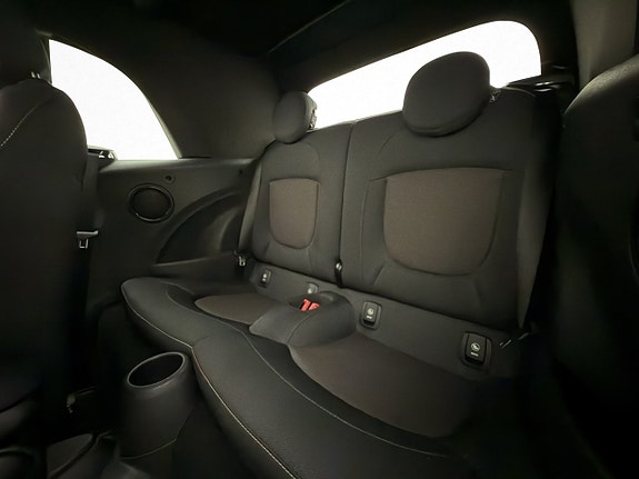 MINI Cooper 23 of 30
