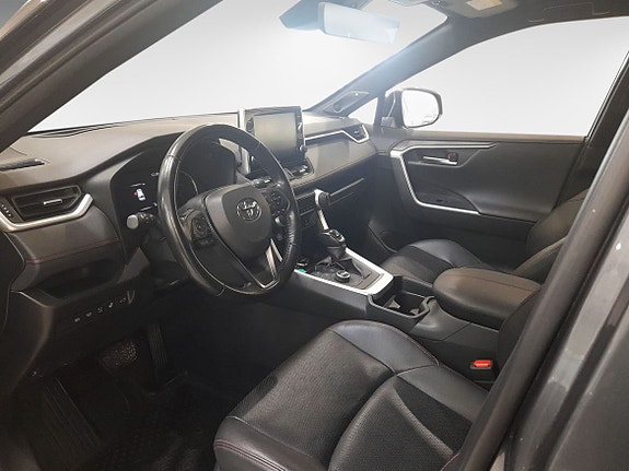 Toyota RAV4 5 of 11