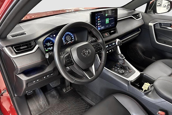 Toyota RAV4 8 of 14