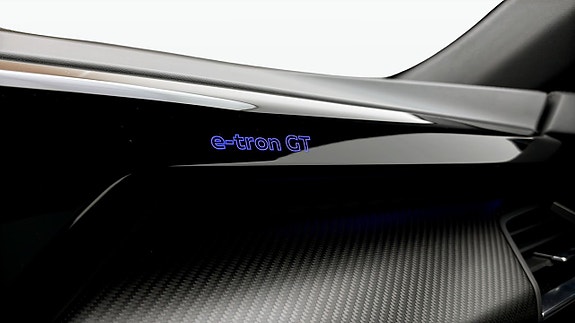 Audi e-tron GT 13 of 18