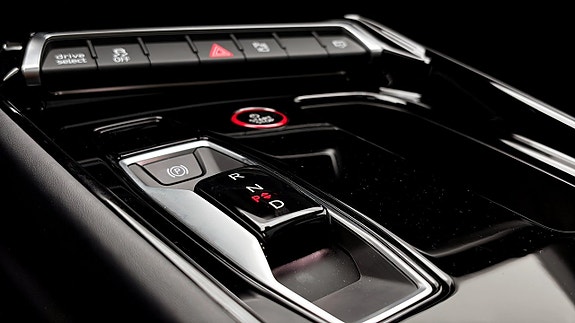 Audi e-tron GT 14 of 18
