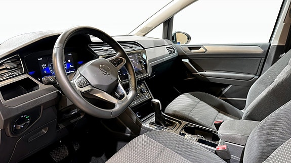 Volkswagen Touran 7 of 21