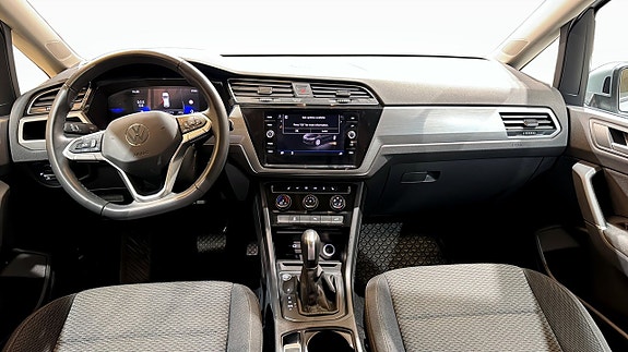 Volkswagen Touran 10 of 21