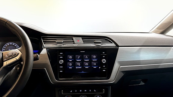 Volkswagen Touran 9 of 21