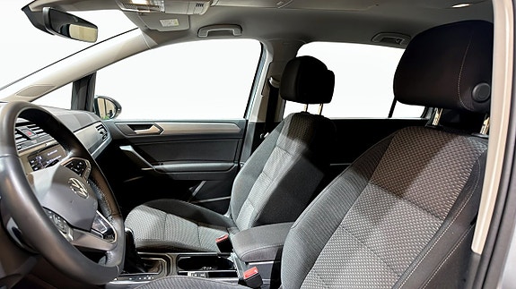 Volkswagen Touran 8 of 21