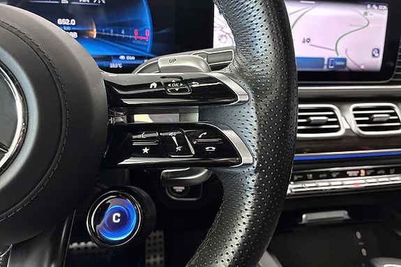 Mercedes-Benz GLE53 17 of 22