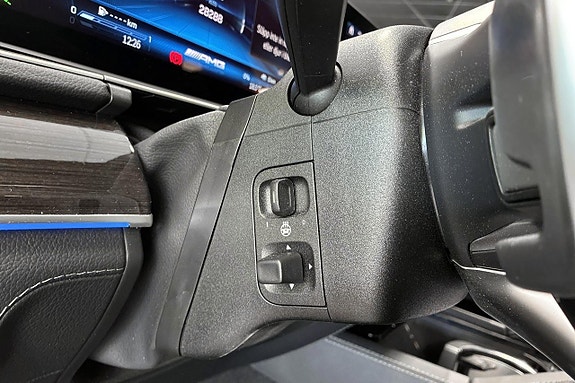 Mercedes-Benz GLE53 15 of 22