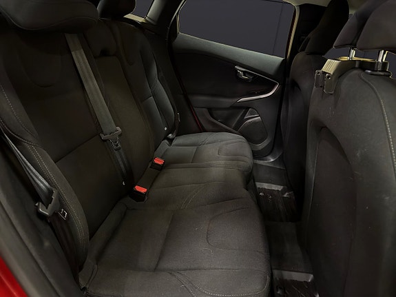 Volvo V40 Cross Country 19 of 27
