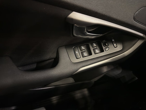 Volvo V40 Cross Country 23 of 27