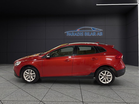 Volvo V40 Cross Country 2 of 27