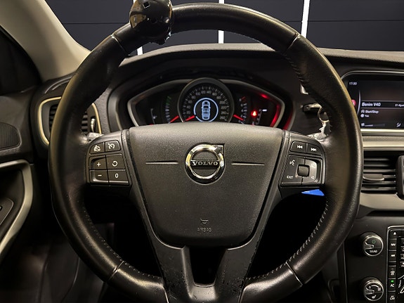 Volvo V40 Cross Country 20 of 27