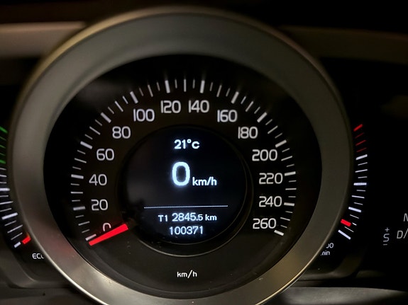 Volvo V40 Cross Country 22 of 27