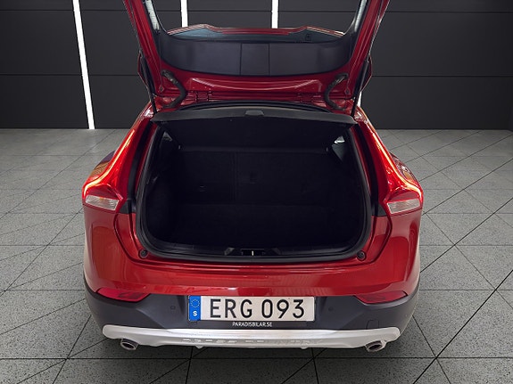 Volvo V40 Cross Country 13 of 27