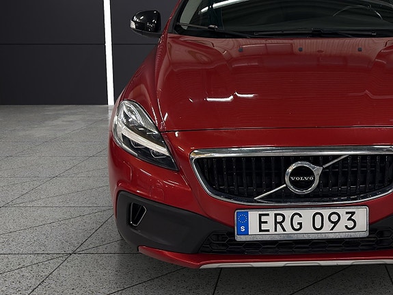 Volvo V40 Cross Country 10 of 27