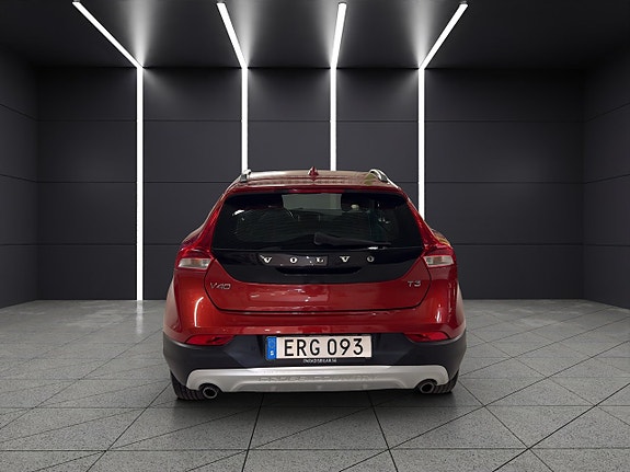 Volvo V40 Cross Country 4 of 27