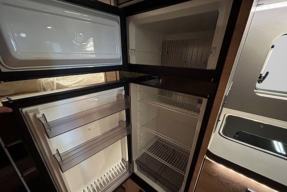 Knaus L!VE I 700 MEG 180hk AUTOMAT LÅNGBÄDDAR ALDE 5-SITS 18 of 30