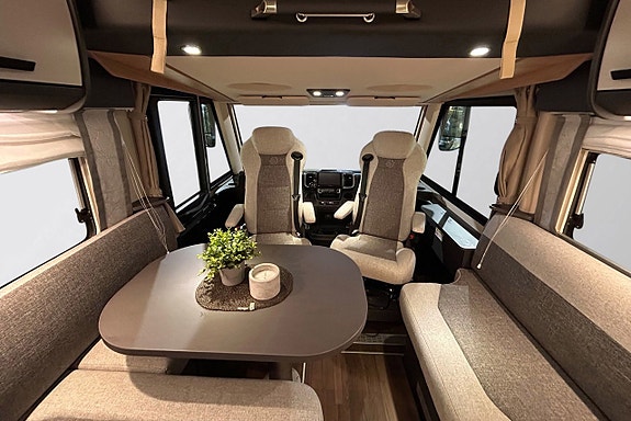 Knaus L!VE I 700 MEG 180hk AUTOMAT LÅNGBÄDDAR ALDE 5-SITS 10 of 30