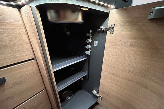 Knaus L!VE I 700 MEG 180hk AUTOMAT LÅNGBÄDDAR ALDE 5-SITS 20 of 30