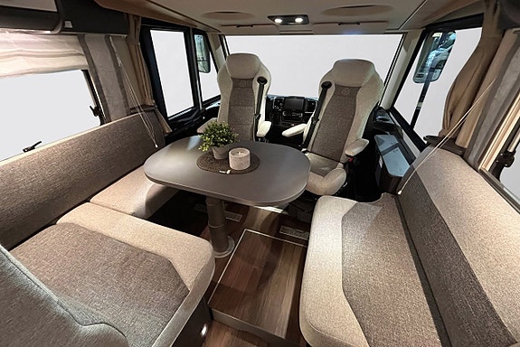 Knaus L!VE I 700 MEG 180hk AUTOMAT LÅNGBÄDDAR ALDE 5-SITS 9 of 30
