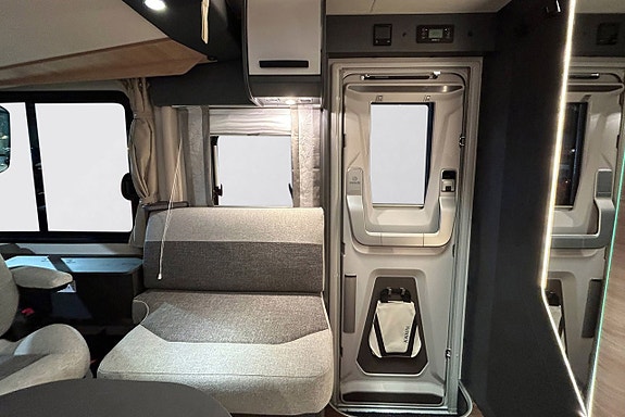Knaus L!VE I 700 MEG 180hk AUTOMAT LÅNGBÄDDAR ALDE 5-SITS 7 of 30