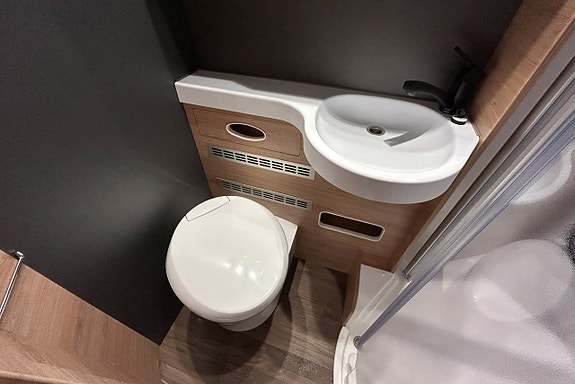 Knaus L!VE I 700 MEG 180hk AUTOMAT LÅNGBÄDDAR ALDE 5-SITS 21 of 30