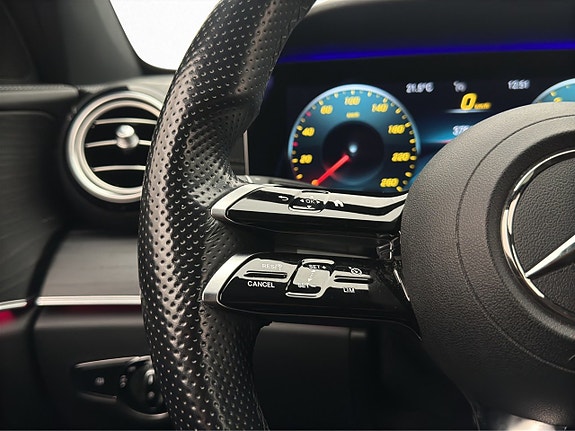 Mercedes-Benz E300 17 of 30