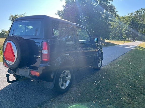 Suzuki Jimny 3 of 8
