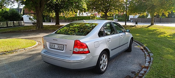 Volvo S40 4 of 6