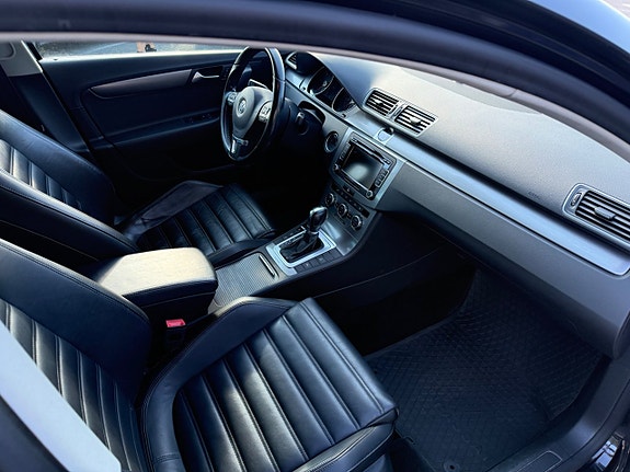 Volkswagen Passat 6 of 13