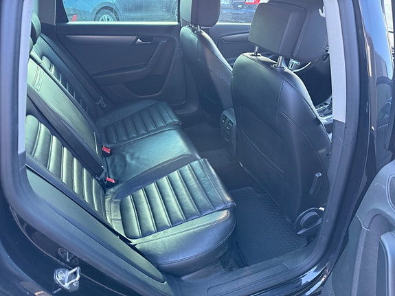 Volkswagen Passat 8 of 13