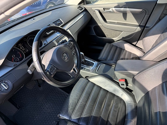 Volkswagen Passat 11 of 13