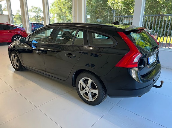 Volvo V60 3 of 6