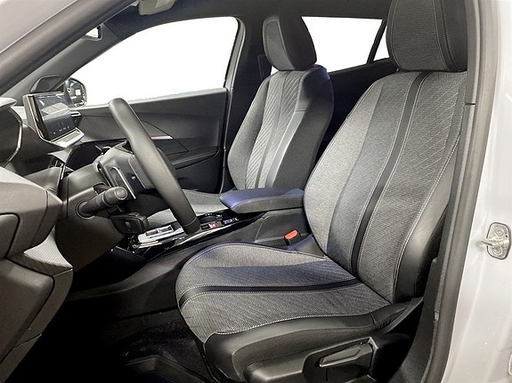 Peugeot 2008 4 of 19