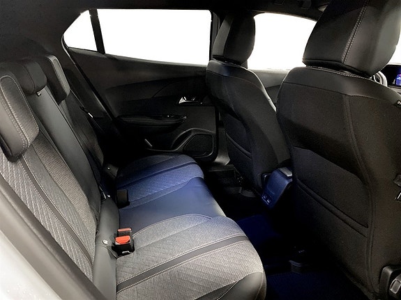 Peugeot 2008 16 of 19