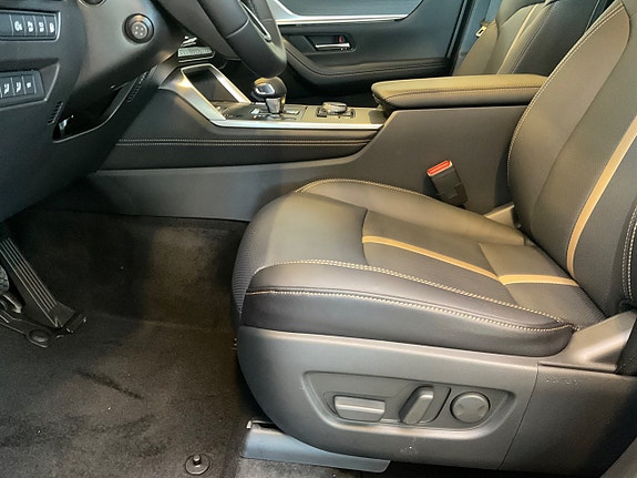 Mazda CX-80 9 of 16